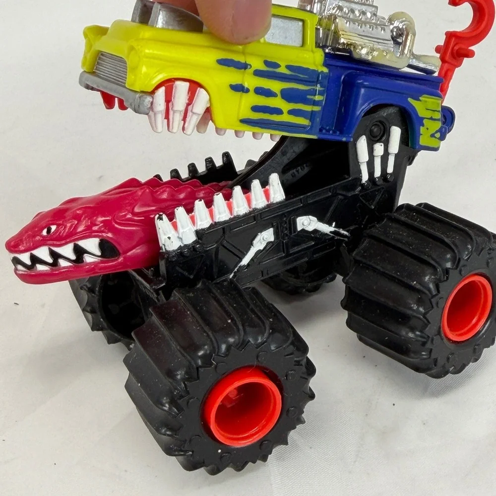 Vintage 1992 Matchbox Monster Truck Yellow Blue Chomping Monster Head Toy Car